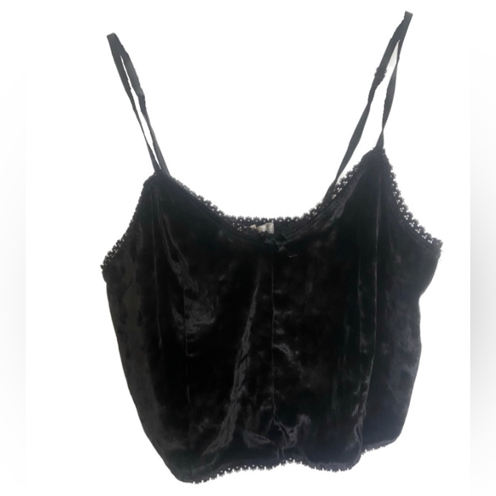 cute black cami tank top, with little black bow size medium🖤